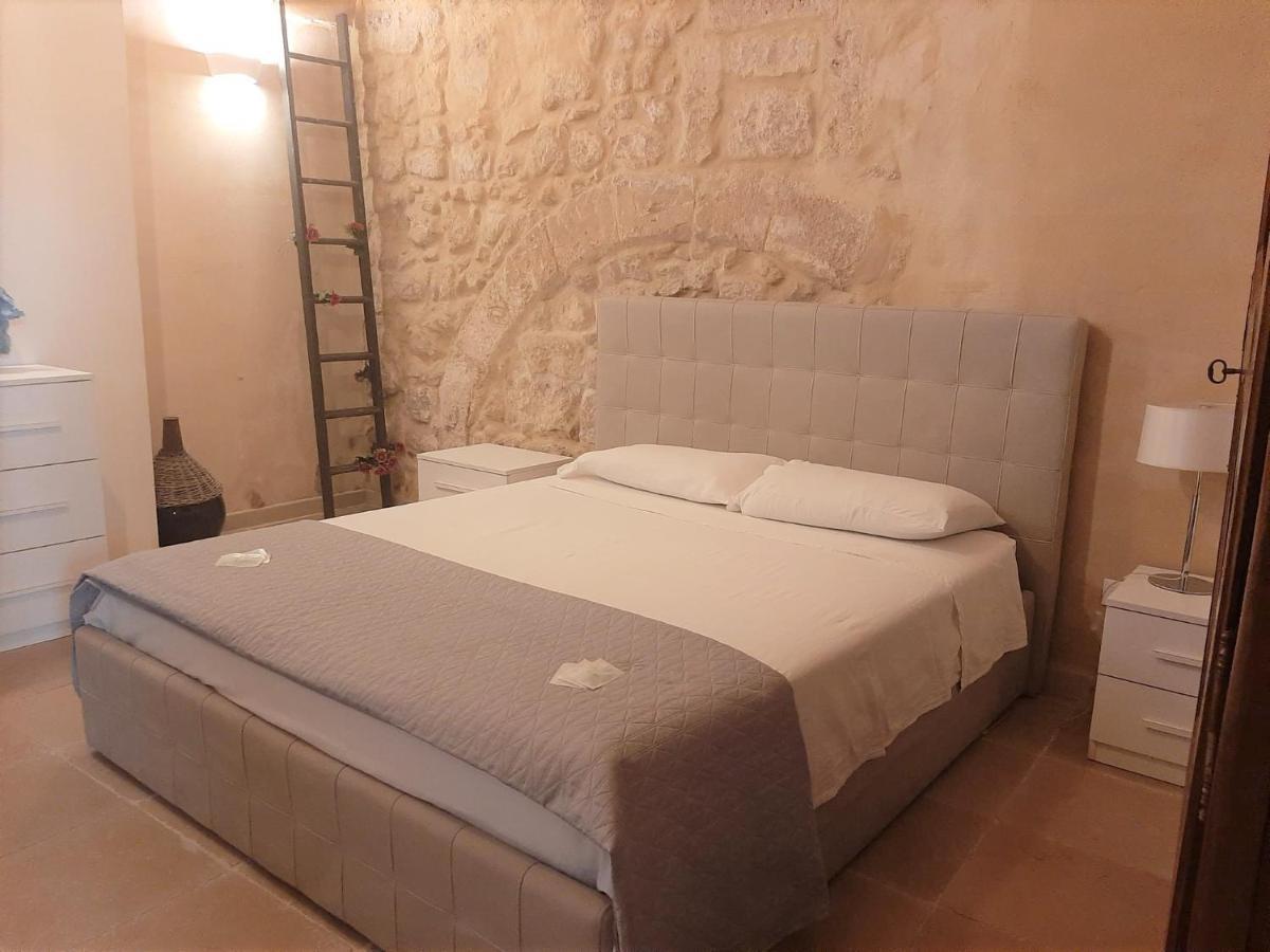 Dimora Salentina Via Scarambone Lecce Apartment ภายนอก รูปภาพ